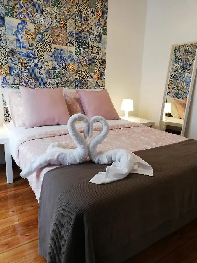 Duque Lisbon Guesthouse פורטוגל